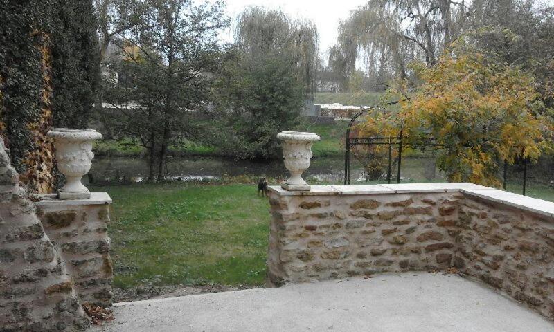 Le Clos Des Cygnes Charolles Exterior photo